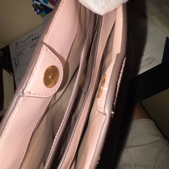 Purse - Picture 2 of 3